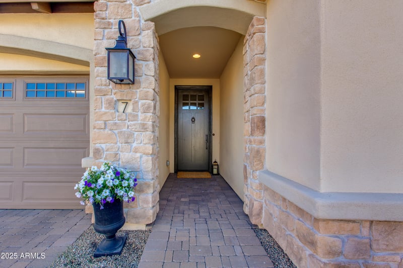 7 Laurie Ln, Phoenix, AZ 85020