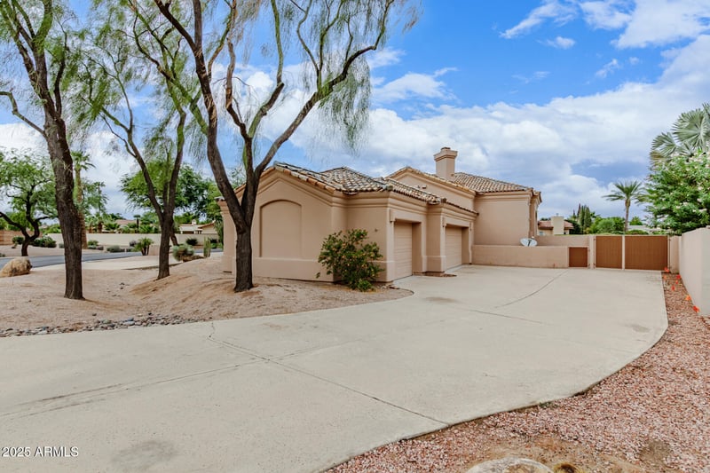 700 Dobson Rd #11, Chandler, AZ 85224