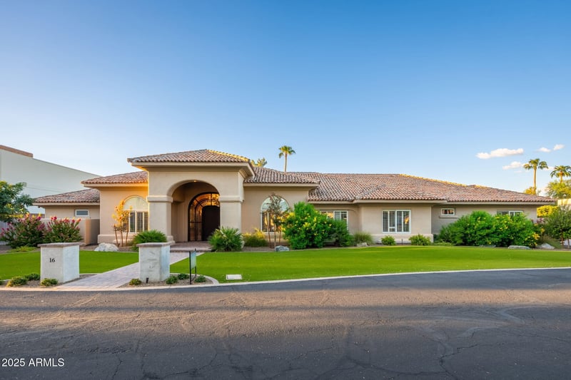 700 Dobson Rd #16, Chandler, AZ 85224