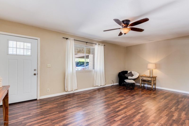 700 N Apache Dr, Chandler, AZ 85224