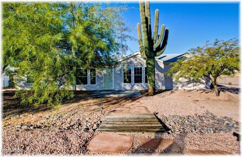 700 S Grand Dr, Apache Junction, AZ 85120