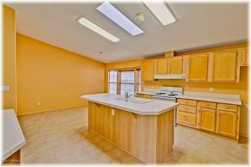 700 S Grand Dr, Apache Junction, AZ 85120