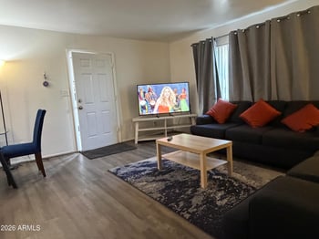 700 University Dr #122, Tempe, AZ 85281