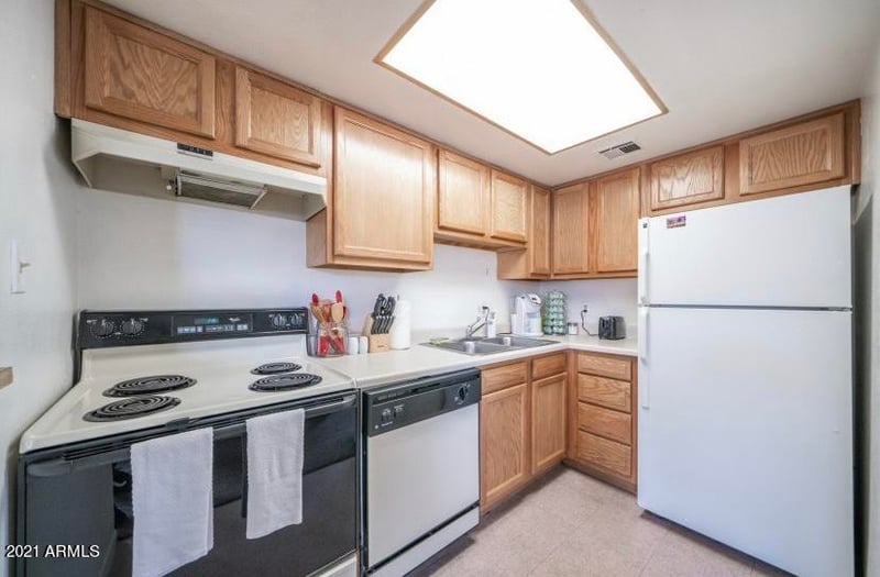 700 W University Dr #112, Tempe, AZ 85281