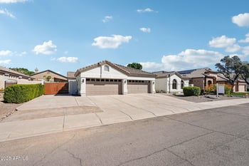 7000 Firebird Dr, Glendale, AZ 85308