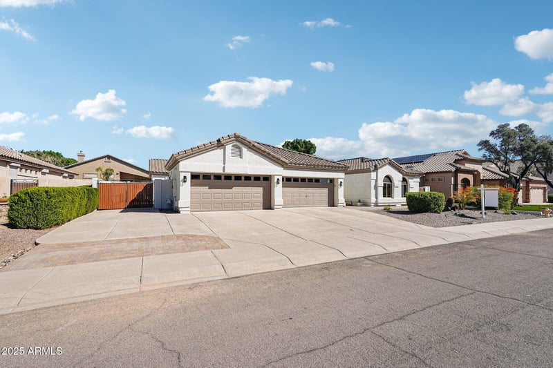 7000 Firebird Dr, Glendale, AZ 85308
