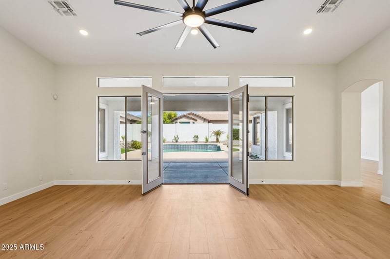 7000 Firebird Dr, Glendale, AZ 85308