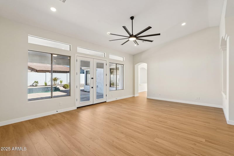 7000 Firebird Dr, Glendale, AZ 85308