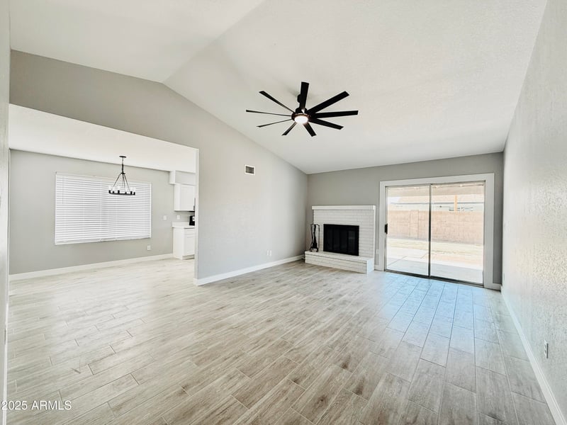 7001 North Ln, Peoria, AZ 85345