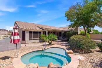 7001 Lone Cactus Dr, Glendale, AZ 85308