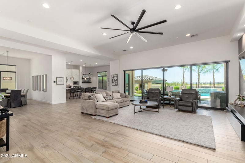 7002 Portland Ave, Gilbert, AZ 85298