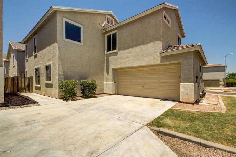 7002 S 39th Dr, Phoenix, AZ 85041