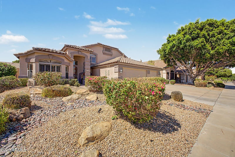 7002 Lone Cactus Dr, Glendale, AZ 85308