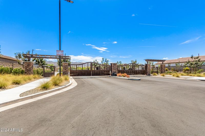 7007 S 13th Way, Phoenix, AZ 85042