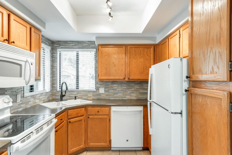 7008 E Gold Dust Ave #130, Paradise Valley, AZ 85253
