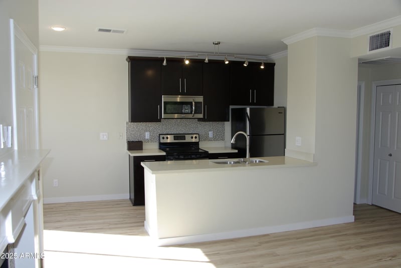 7009 Acoma Dr #2013, Scottsdale, AZ 85254