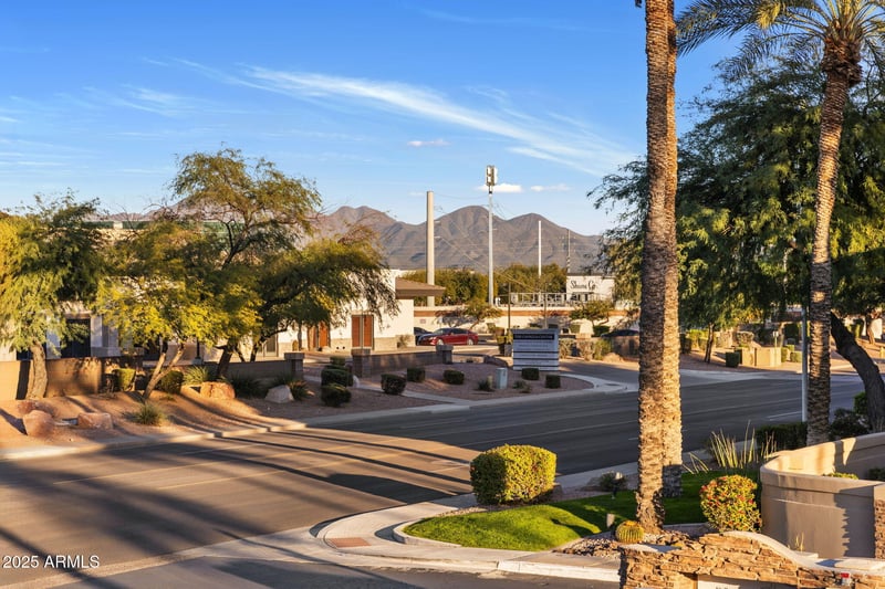 7009 Acoma Dr #2001, Scottsdale, AZ 85254
