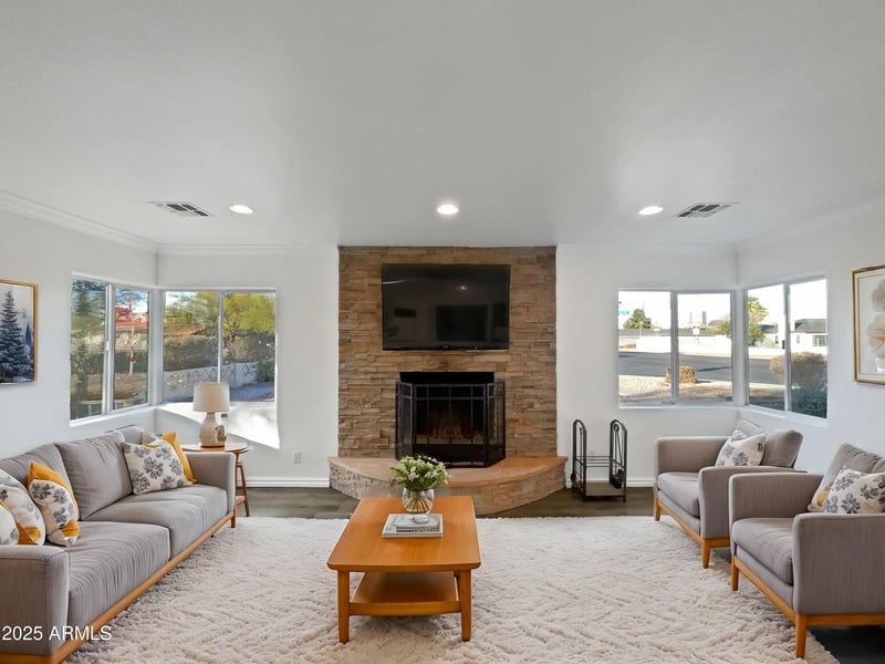 701 Wilshire Dr, Phoenix, AZ 85007