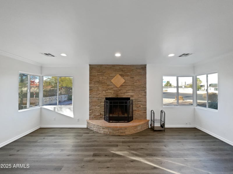 701 Wilshire Dr, Phoenix, AZ 85007