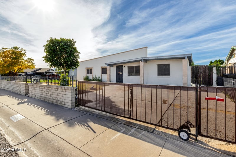 7014 S 17th Ave, Phoenix, AZ 85041