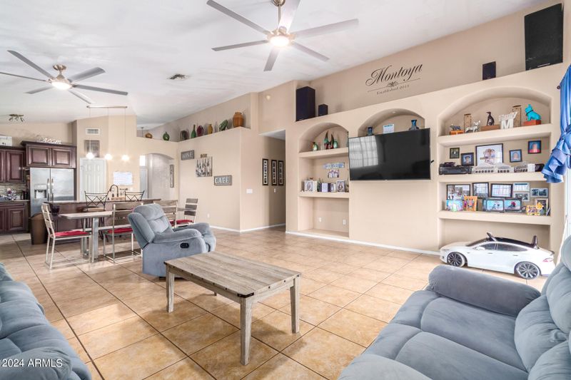 7014 S 33rd Ave, Phoenix, AZ 85041
