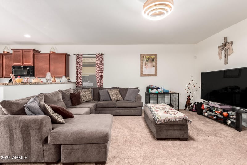 7015 77th Ln, Laveen, AZ 85339