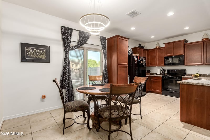 7015 77th Ln, Laveen, AZ 85339