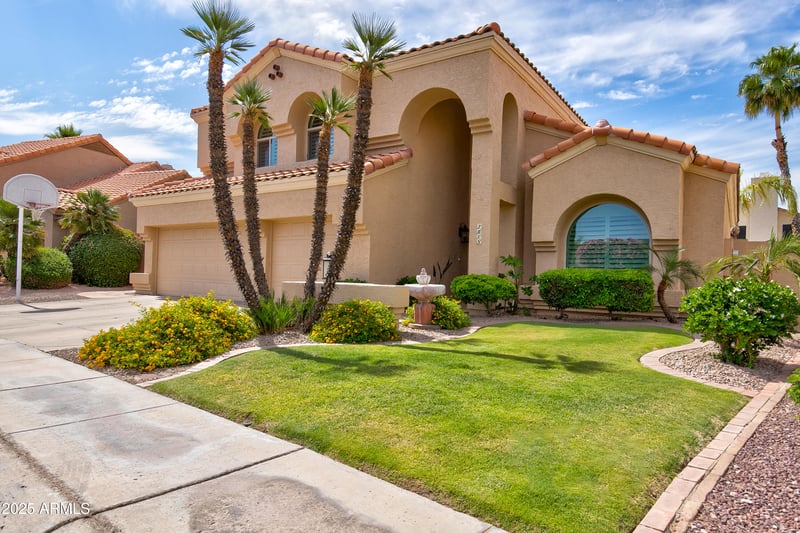 7015 Behrend Dr, Glendale, AZ 85308