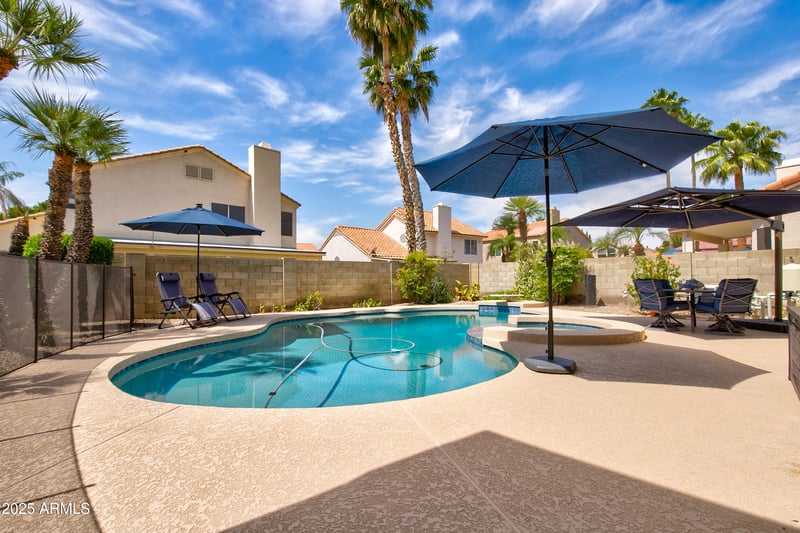 7015 Behrend Dr, Glendale, AZ 85308