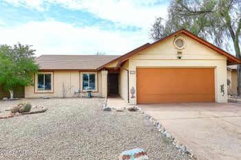 7015 Ocotillo Rd, Glendale, AZ 85303