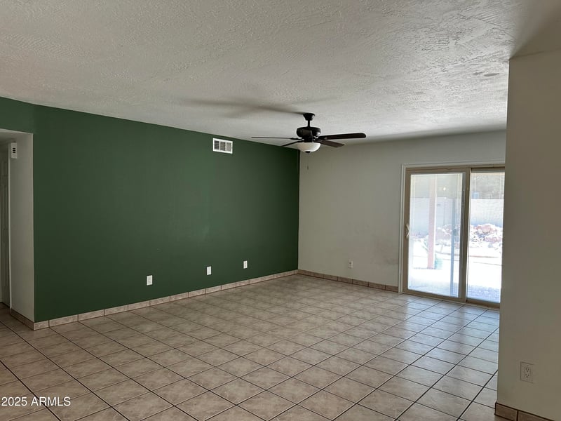 7015 Ocotillo Rd, Glendale, AZ 85303