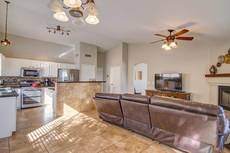 7015 S 19th Pl, Phoenix, AZ 85042