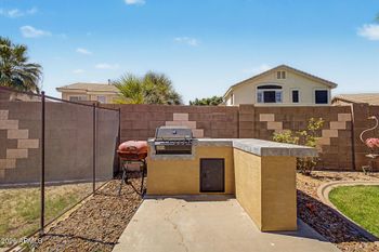 7015 W Blackhawk Dr, Glendale, AZ 85308