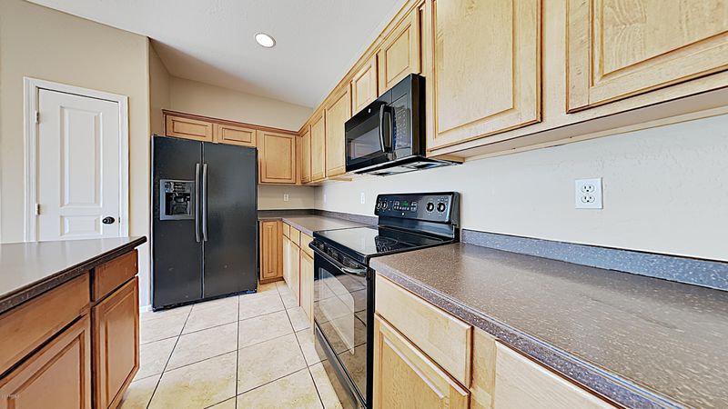 7016 S 7th Ln, Phoenix, AZ 85041