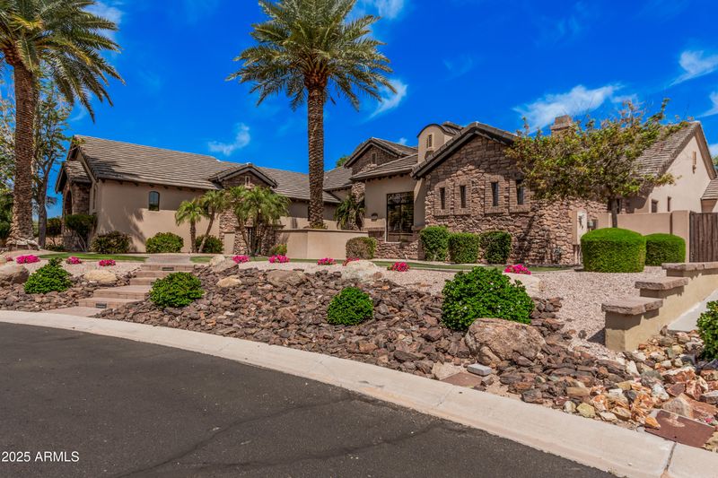 7018 E Ingram St, Mesa, AZ 85207