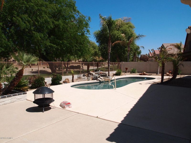 7018 W Aurora Dr, Glendale, AZ 85308