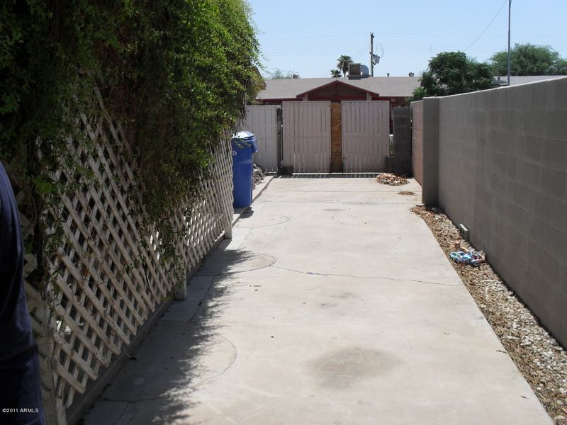 7018 W Highland Ave, Phoenix, AZ 85033