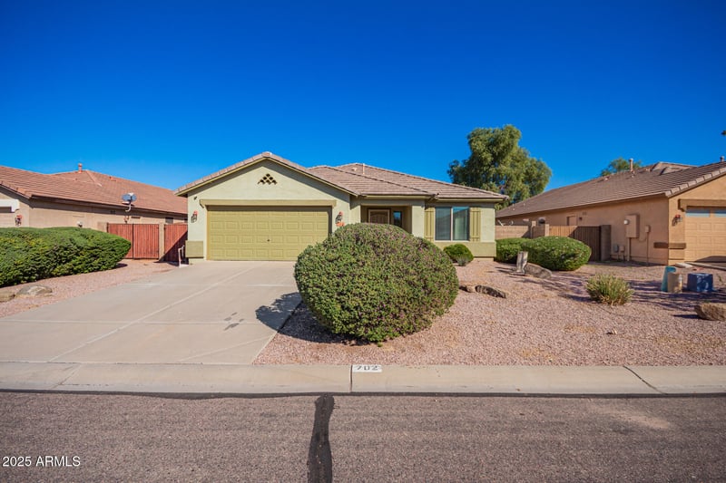702 Jersey Way, San Tan Valley, AZ 85143
