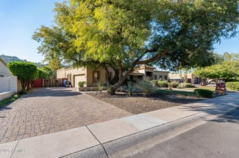 702 Moon Valley Dr, Phoenix, AZ 85023