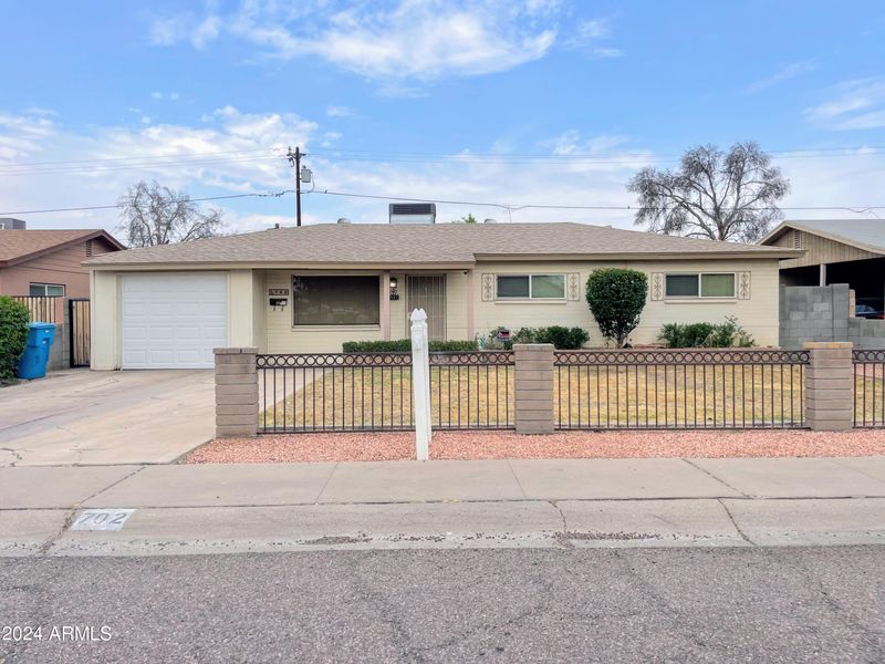 702 N 28th St, Phoenix, AZ 85008