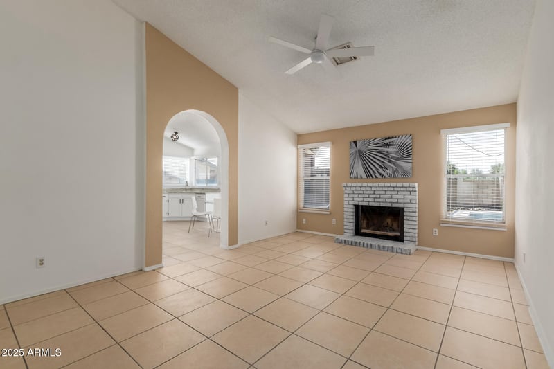 702 Sequoia Dr, Phoenix, AZ 85027