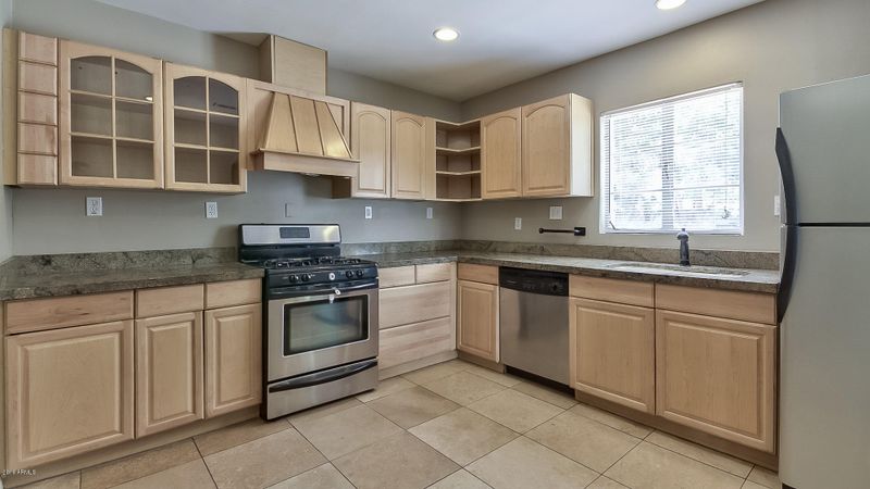 702 W Solano Dr, Phoenix, AZ 85013