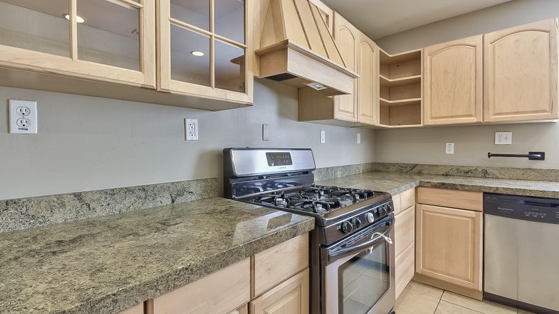 702 W Solano Dr, Phoenix, AZ 85013