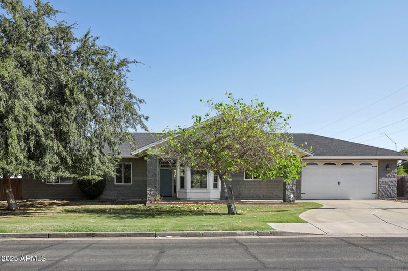 702 Why Worry Ln, Phoenix, AZ 85021