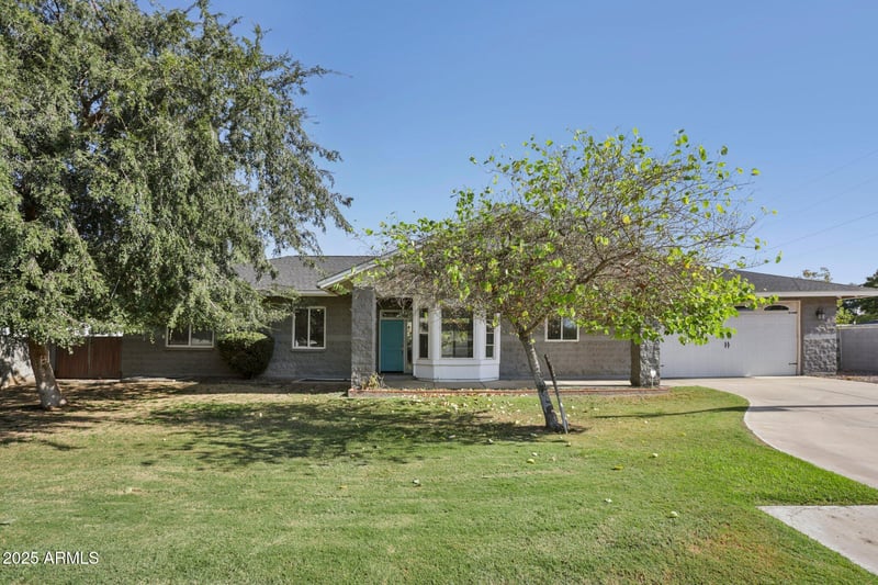 702 Why Worry Ln, Phoenix, AZ 85021