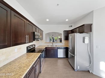 7021 Earll Dr #204, Scottsdale, AZ 85251