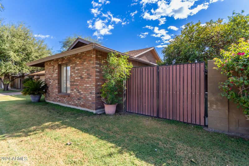 7021 W Denton Ln, Glendale, AZ 85303