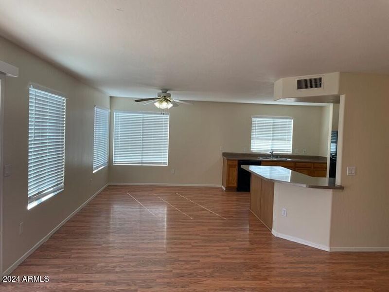 7023 W Midway Ave, Glendale, AZ 85303