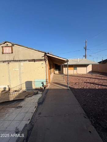 7025 66th Dr, Glendale, AZ 85301