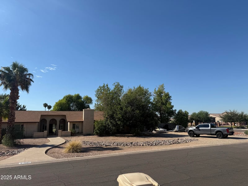 7025 Redfield Rd, Peoria, AZ 85381